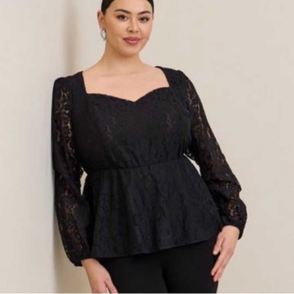 TORRID NWT Peplum Lace Puff Sleeve Top